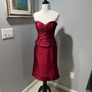Montage Red Silk Embroidered Sweetheart Strapless Lined Cocktail Dress Size 6